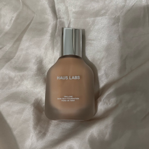 Haus Labs Foundation - Picture 3 of 3